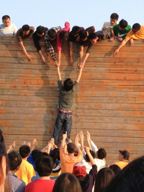 完善人格,熔炼团队 ——记2011、2012级本科生素质拓展训练活动