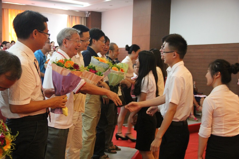 中山大学中文系2015届毕业典礼隆重举行